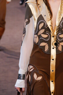 Details Chloé Fall 2018 Ready-to-Wear , Детали коллекции Хлоя осень зима 2018 , Fashion show , неделя моды в Париже , PFW , Paris Fashion Week , Mainstyles